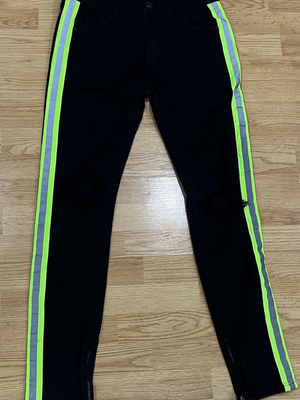 KDNK 1141411 Black Skinny Jeans 34 Distressed Reflective Stripe Ankle Zip